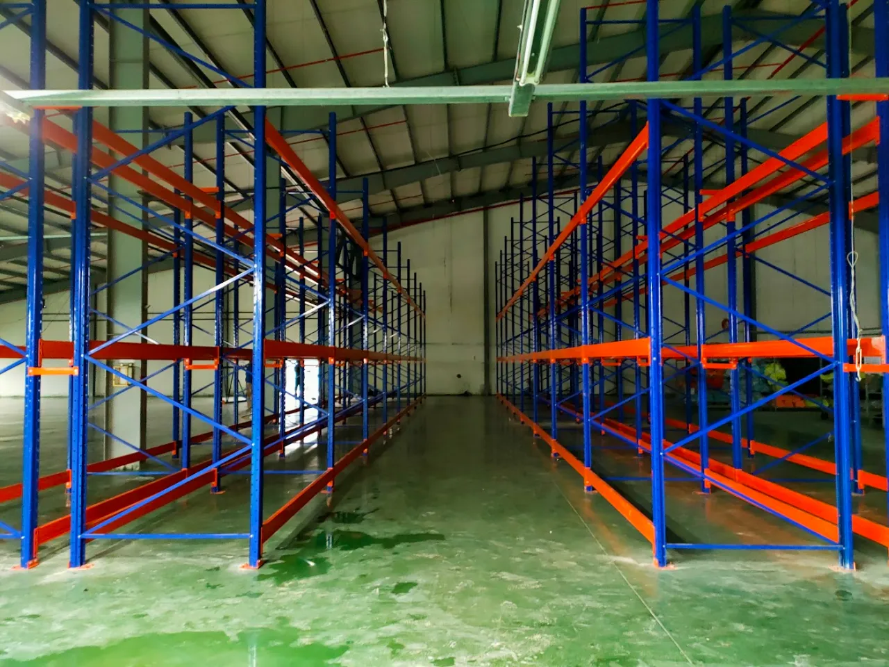 Hệ kệ pallet lắp đặt hoàn thiện trong nhà xưởng, chuẩn bị nghiệm thu