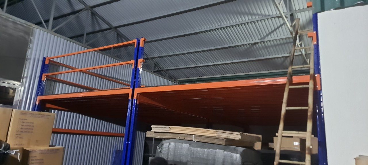 Kết cấu sàn tầng lửng: cột, dầm, sàn chịu lực