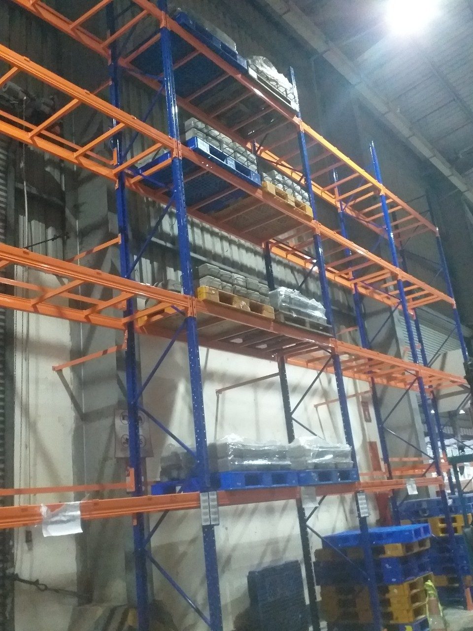 Cấu tạo kệ pallet kho lạnh: khung đứng, beam, chốt an toàn